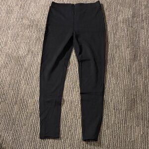 Sienna & Bellini leggings with pleather back pockets
